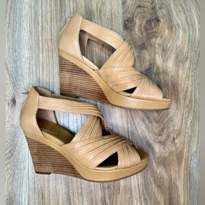 Cole Haan Women’s 8.5 M Tan Brown Leather Platform Wood Wedge Heel Sandals - EUC